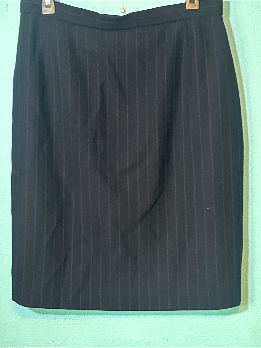 Classiques Entier Navy Wool Pinstripe Pencil Skirt Fashion house Sanyo